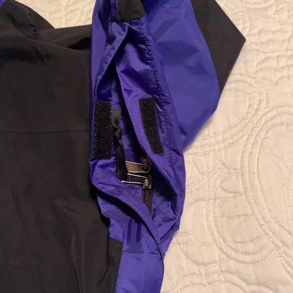 The North Face Goretex Mountain Jacket - Picture 15 of 16